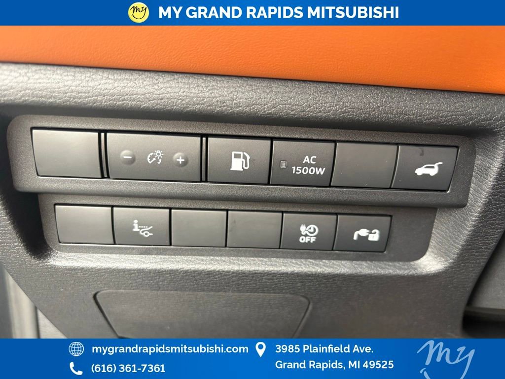 New 2025 Mitsubishi Outlander SEL image 23