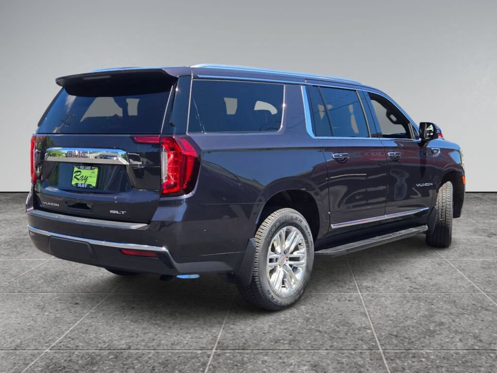 Certified 2023 GMC Yukon XL SLT w/ SLT Premium Package AWD/4WD image 4