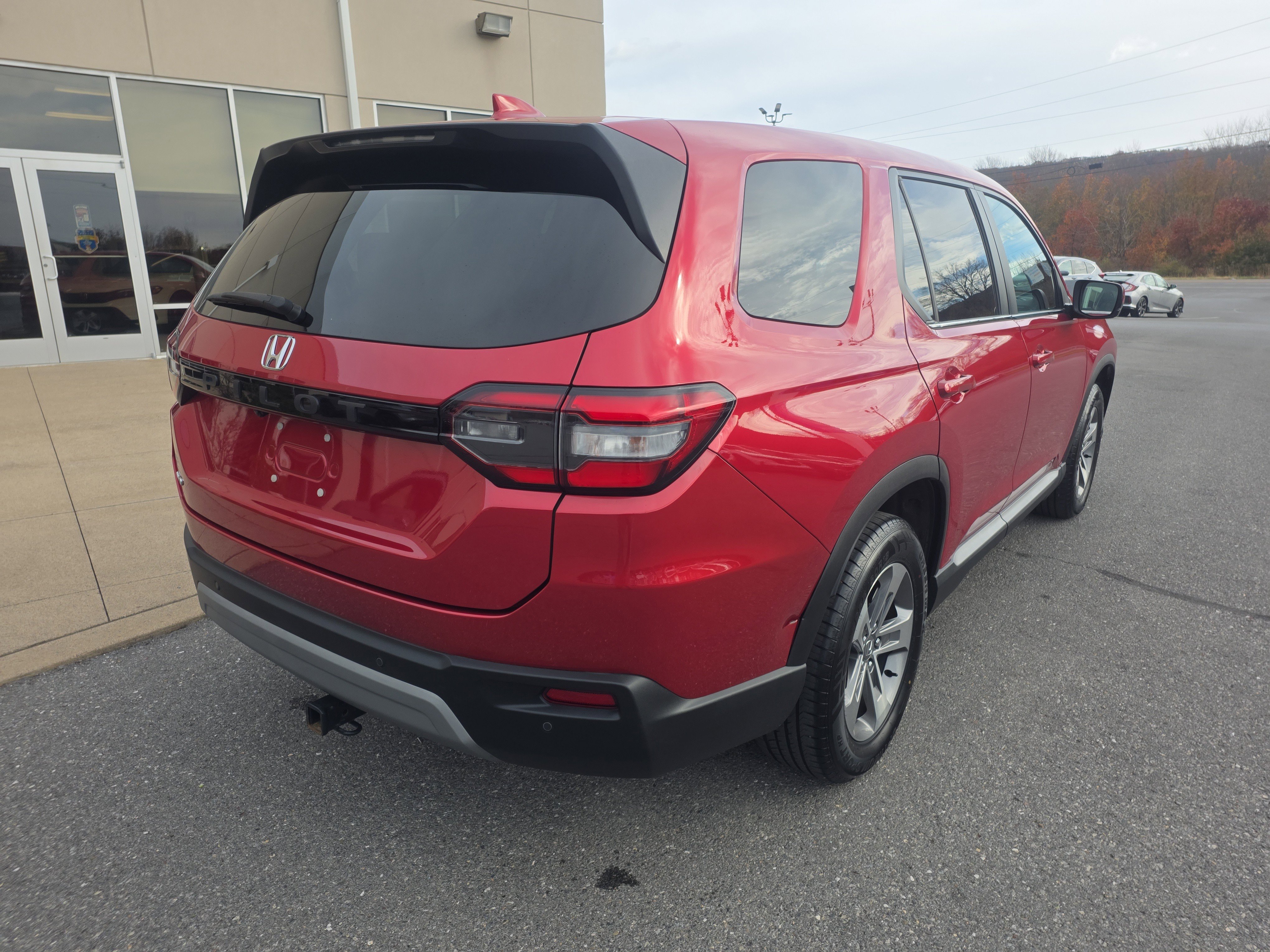 Used 2023 Honda Pilot EX-L image 5