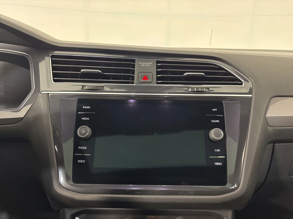 Used 2023 Volkswagen Tiguan SE R-Line image 23