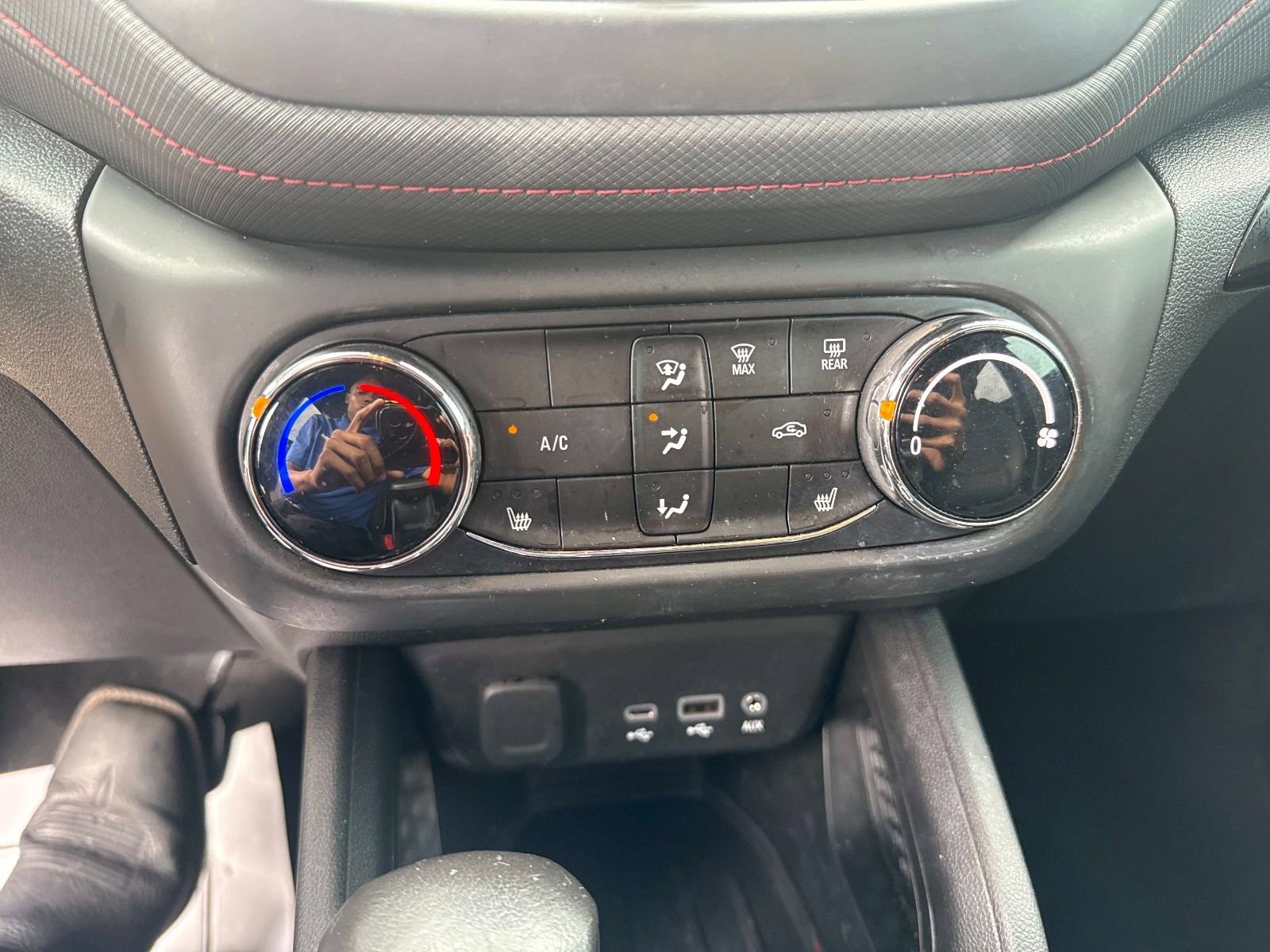 Used 2022 Chevrolet TrailBlazer RS FWD image 24