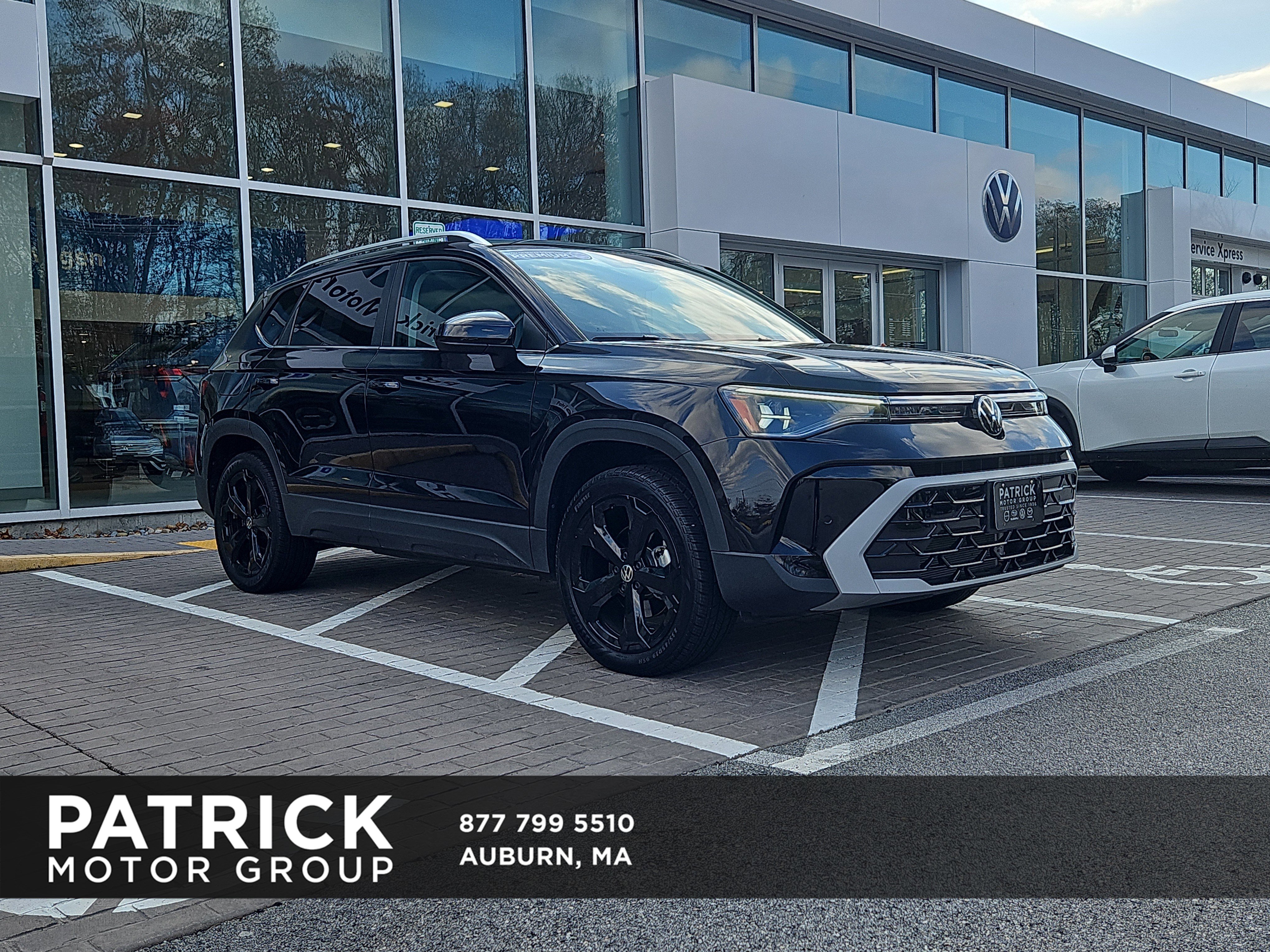 Used 2025 Volkswagen Taos SEL image 1