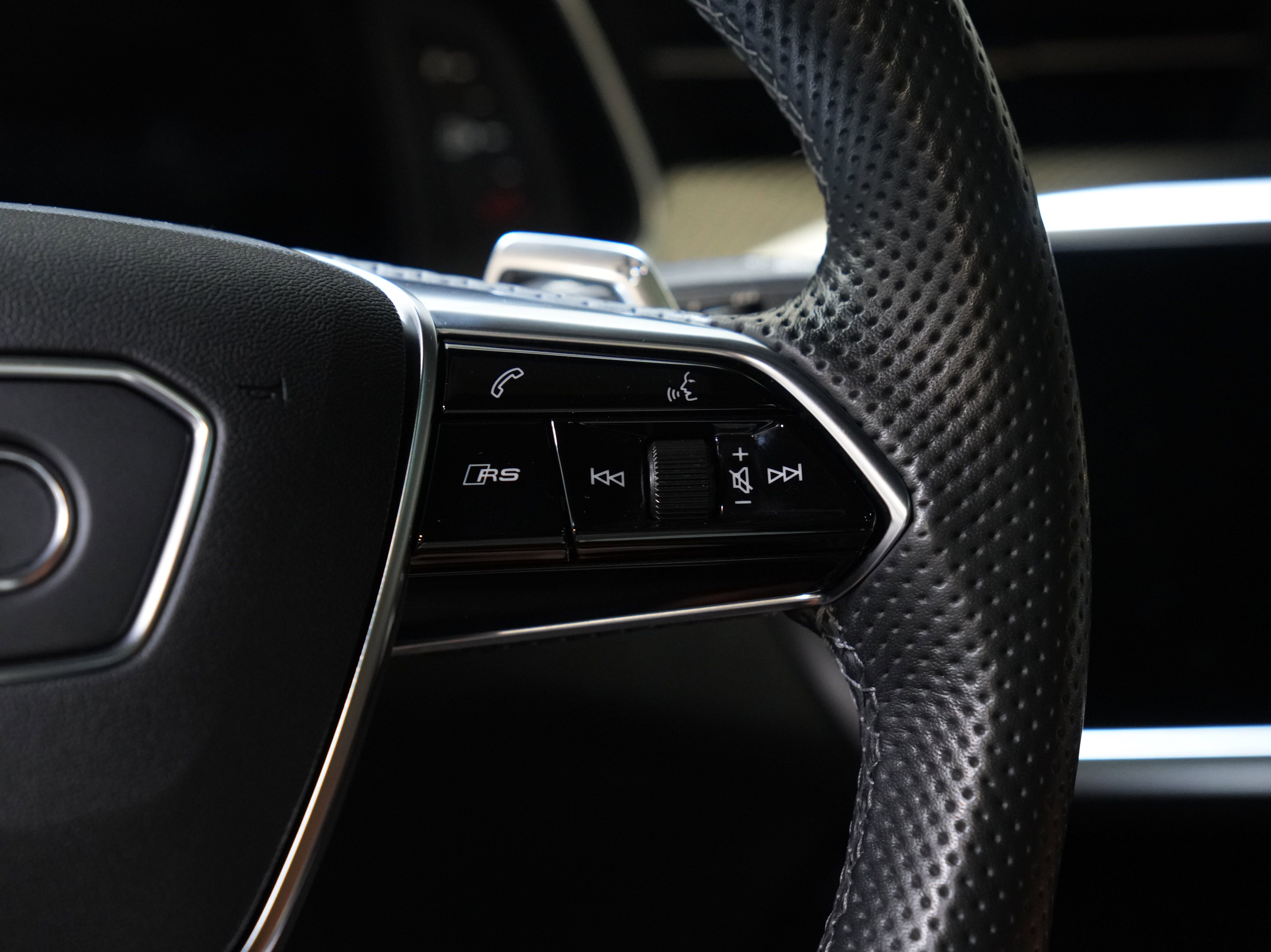 Used 2022 Audi RS 6 image 40