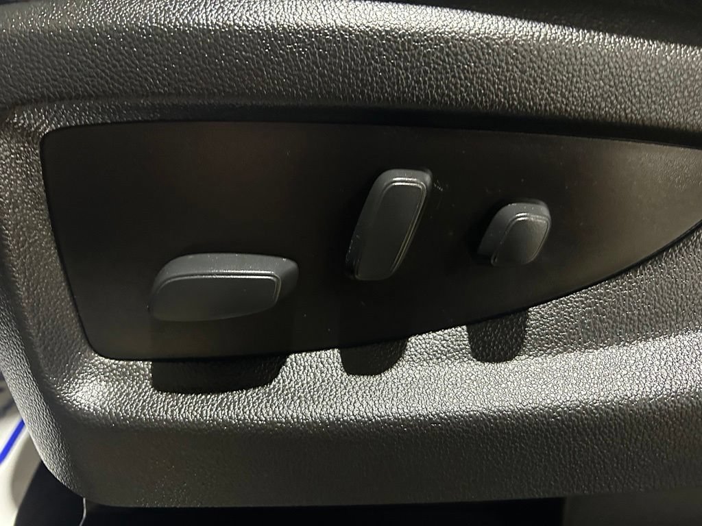 Used 2019 Chevrolet Tahoe Premier AWD/4WD image 18