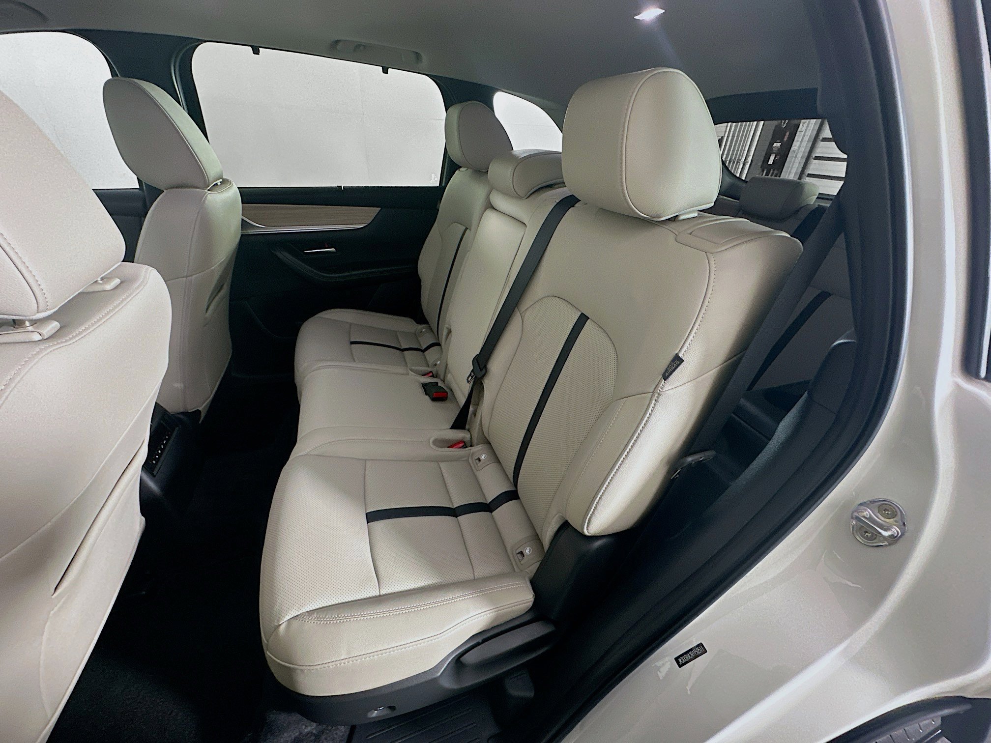 Used 2024 MAZDA CX-90 Plug-In Hybrid w/ Preferred image 28