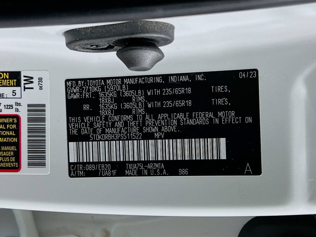 Used 2023 Toyota Highlander XLE AWD/4WD image 33