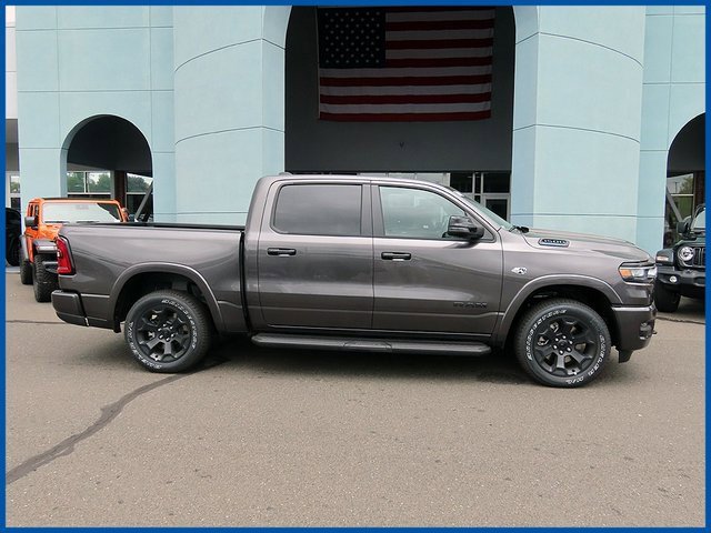 New 2026 RAM 1500 4x4 Crew Cab image 2