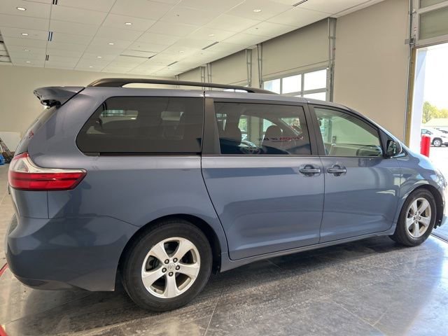 Used 2015 Toyota Sienna LE FWD image 9