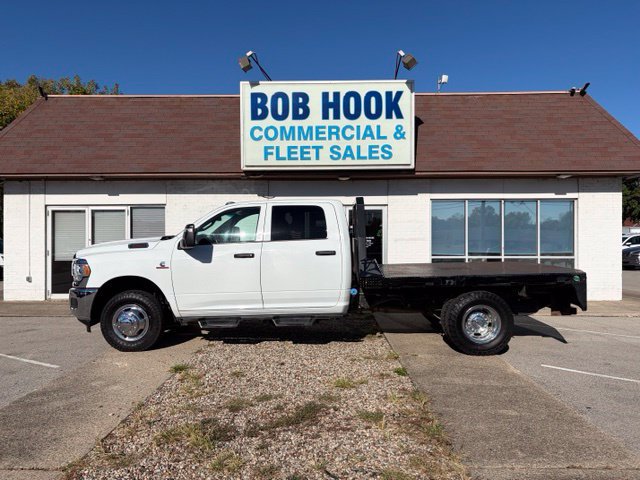Used 2024 RAM 3500 Tradesman w/ Chrome Appearance Group AWD/4WD image 22