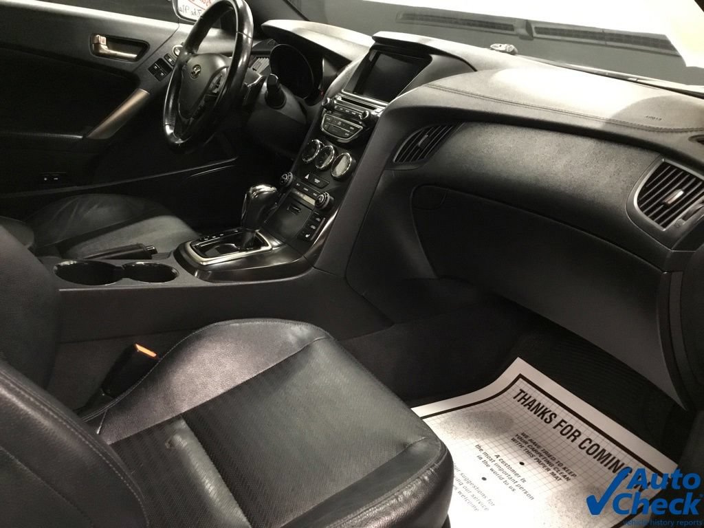 Used 2015 Hyundai Genesis 3.8 RWD image 29