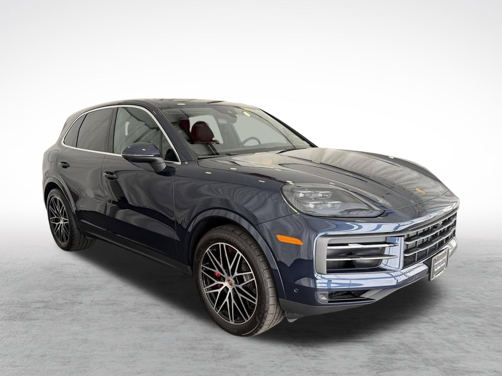 Used 2025 Porsche Cayenne S AWD/4WD image 7