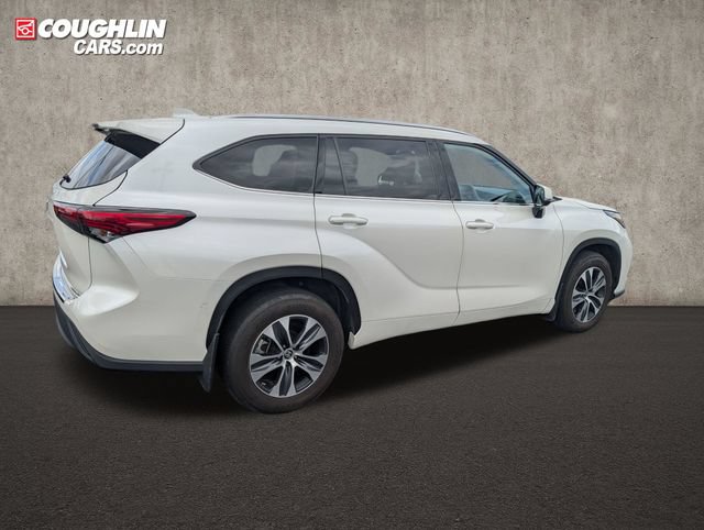 Used 2020 Toyota Highlander XLE AWD/4WD image 30