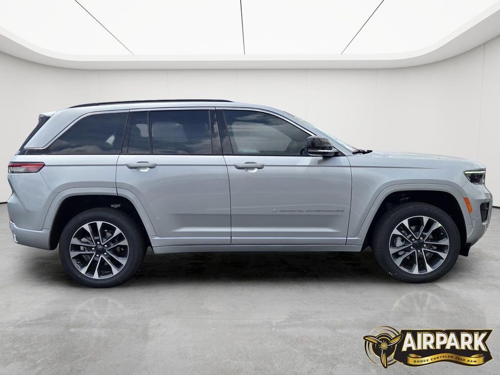 New 2025 Jeep Grand Cherokee Overland w/ Adv Protech Group III AWD/4WD image 3