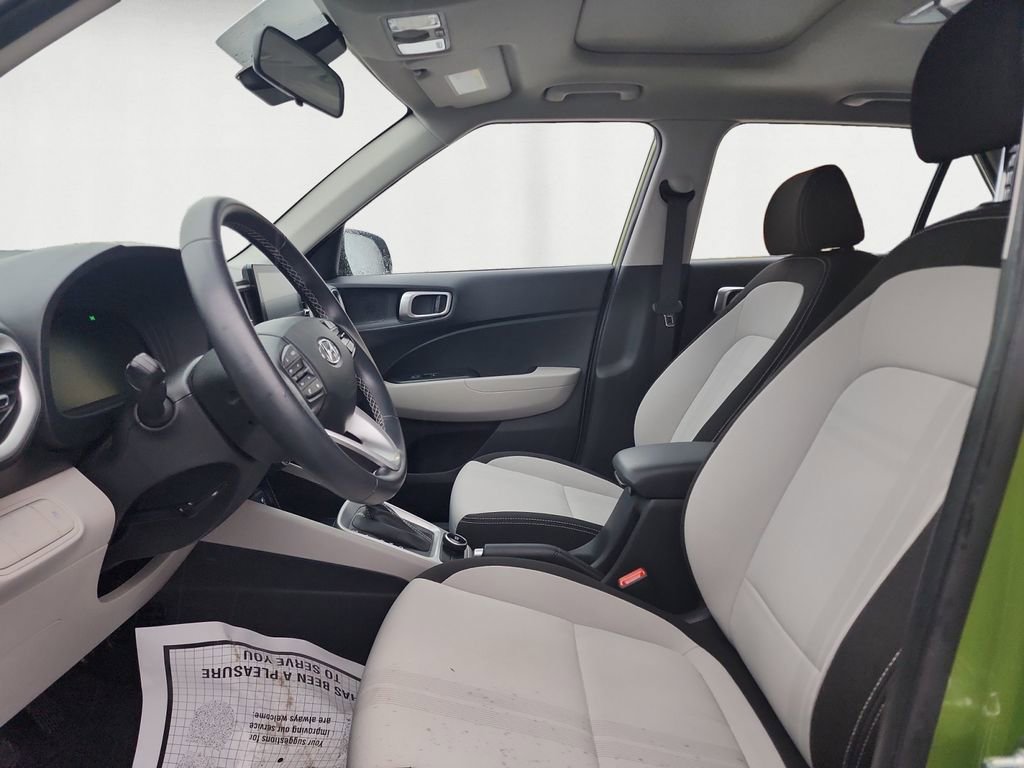 Used 2024 Hyundai Venue SEL image 9