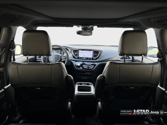 New 2026 Chrysler Pacifica Select image 22