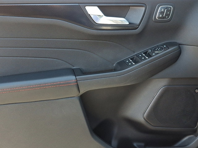 Used 2022 Ford Escape SEL w/ SEL Stealth AWD Package image 12