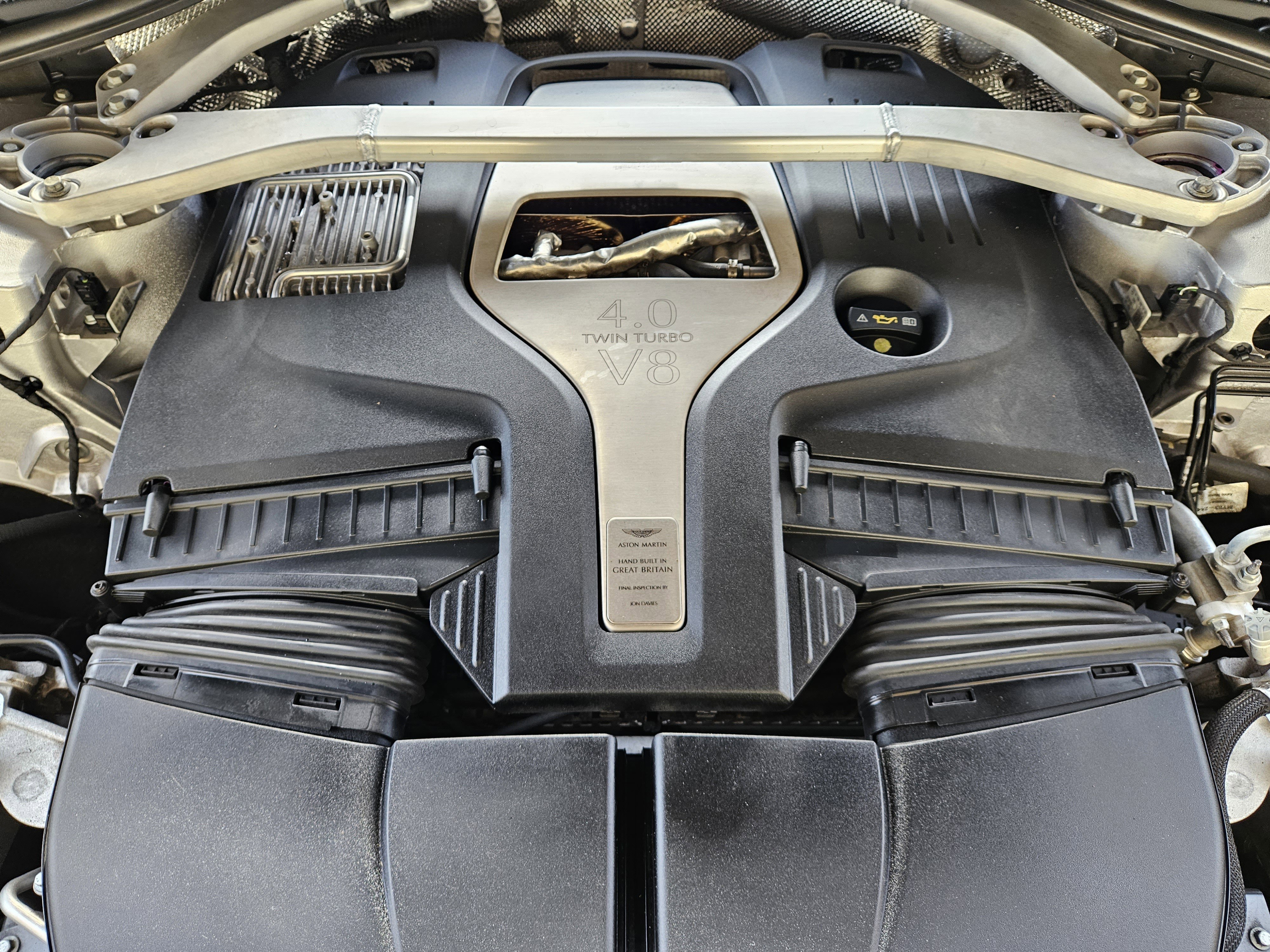 Used 2021 Aston Martin DBX image 32