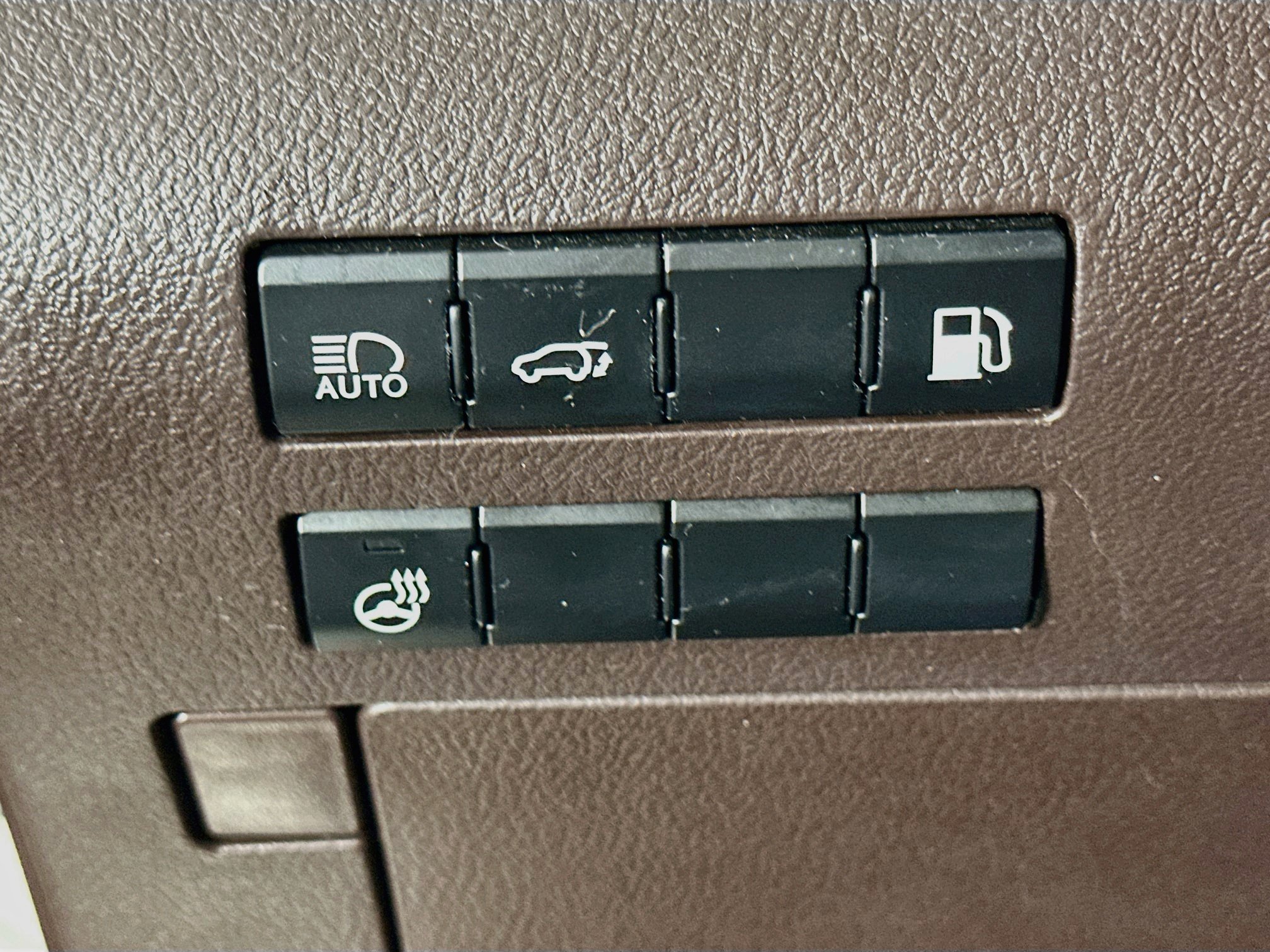 Used 2020 Lexus RX 450h AWD w/ Premium Package image 17