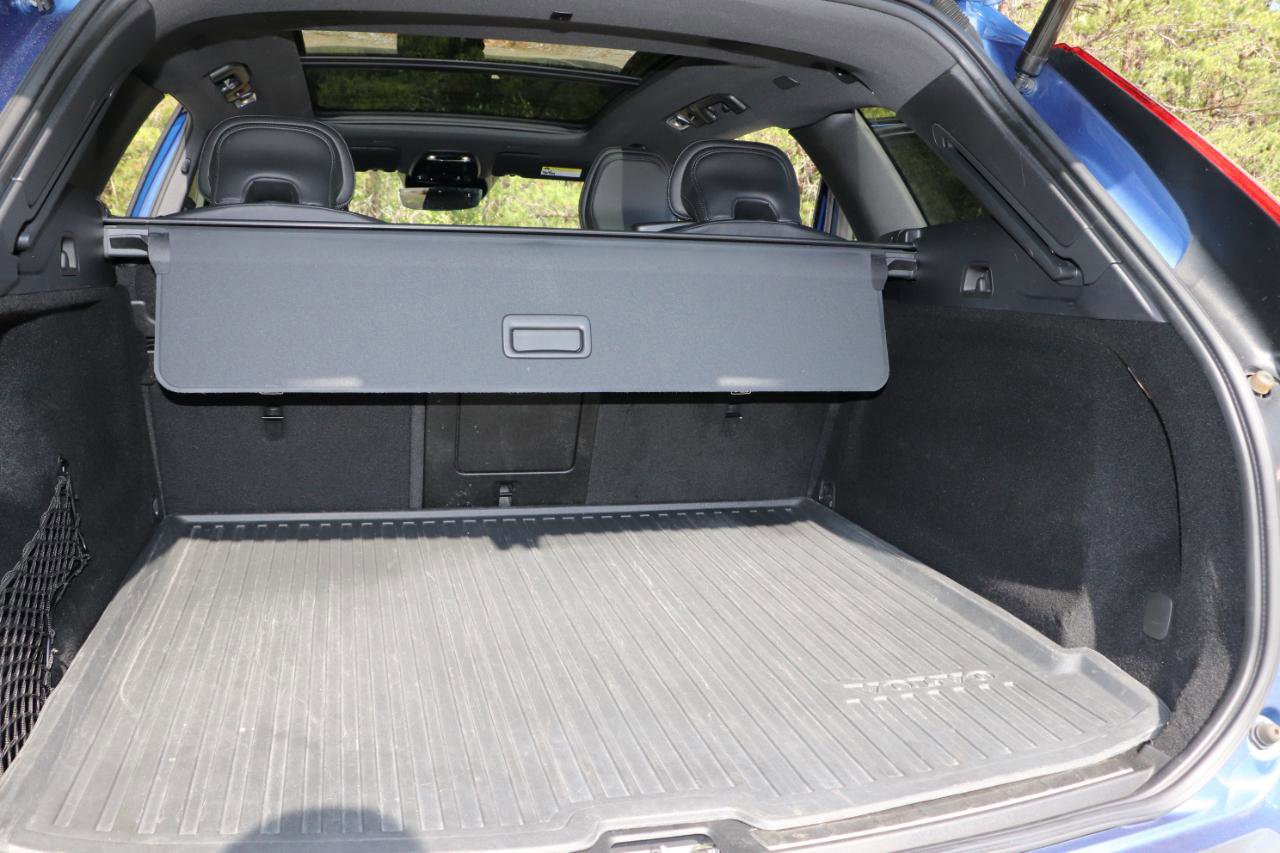 Used 2021 Volvo XC60 T5 R-Design w/ Advanced Package image 9