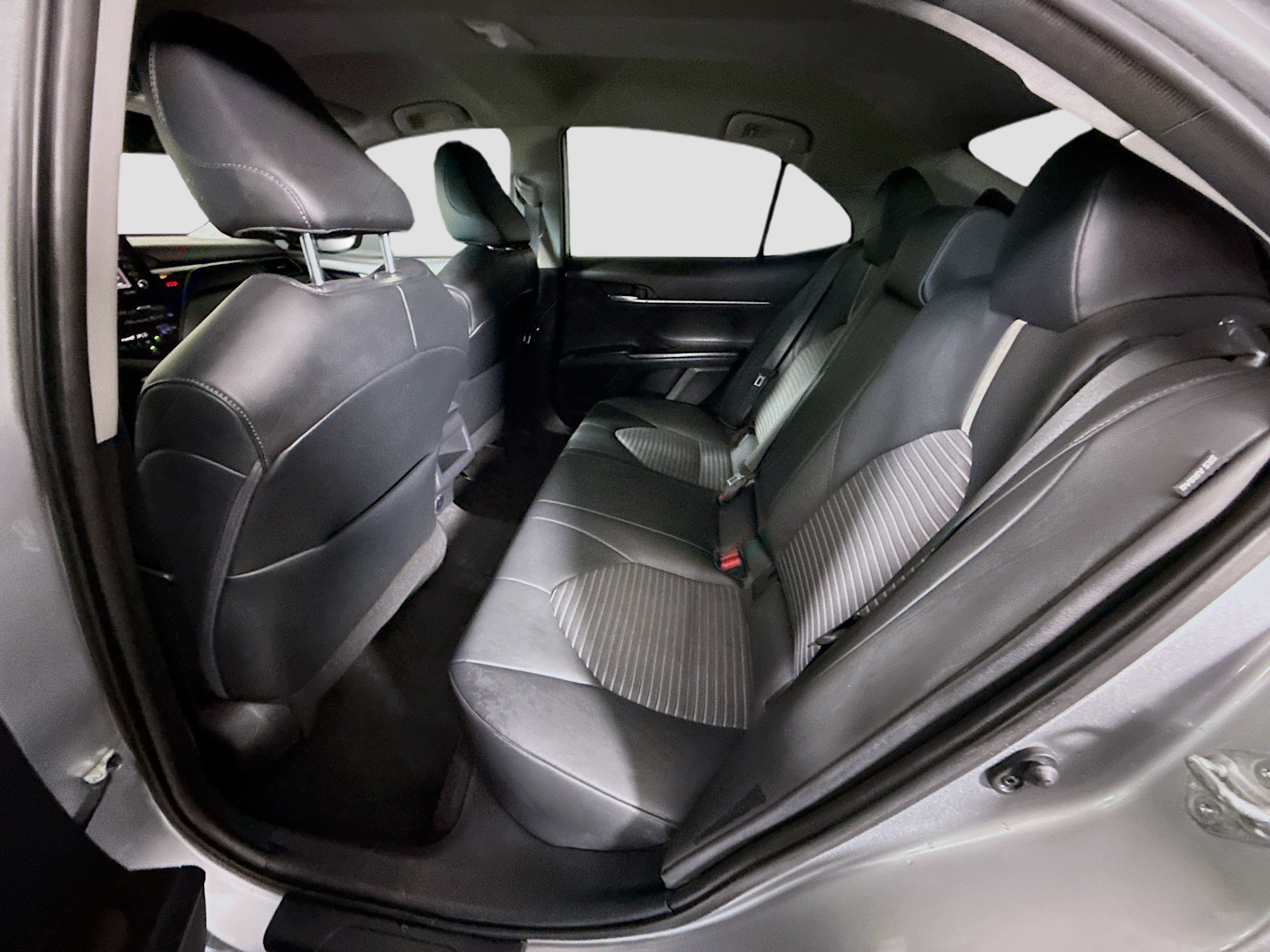 Used 2022 Toyota Camry SE w/ Convenience Package FWD image 25