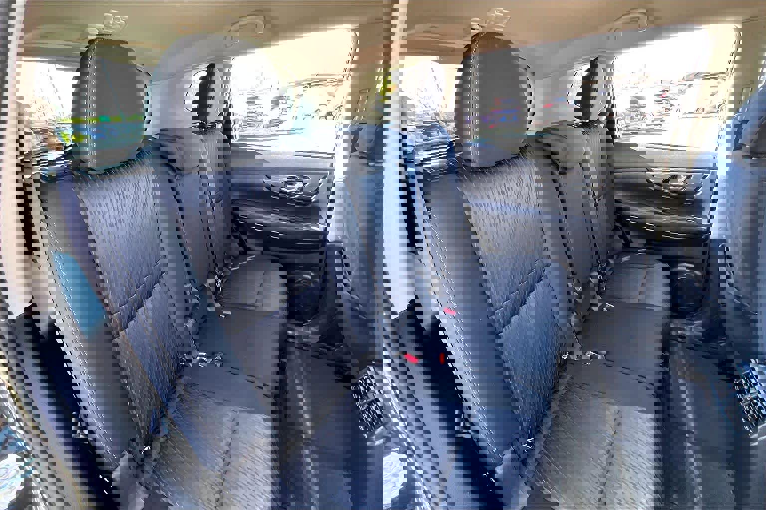 Used 2018 Nissan Rogue SV image 20