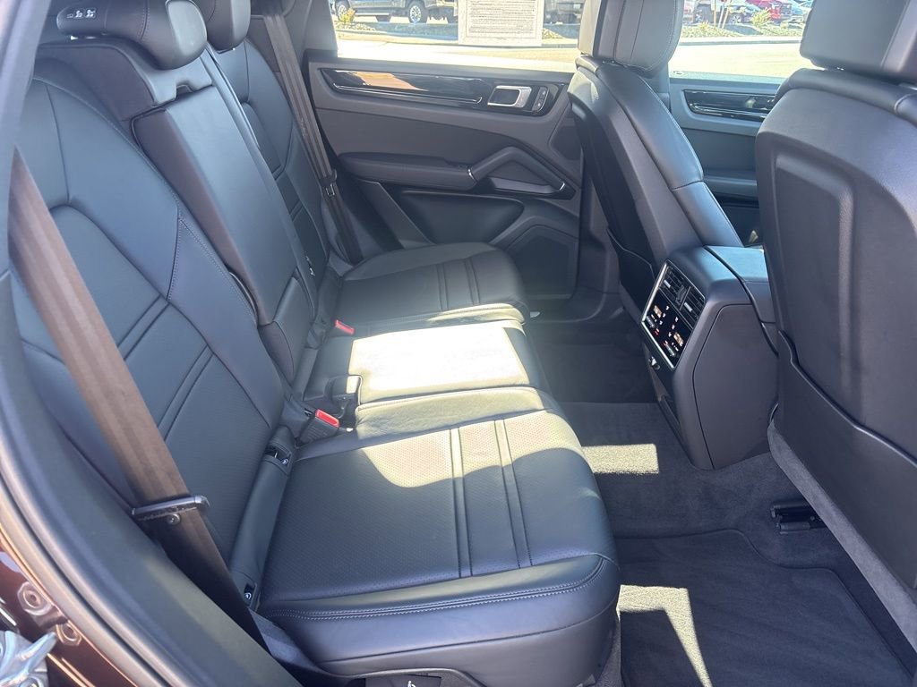 Used 2023 Porsche Cayenne image 14