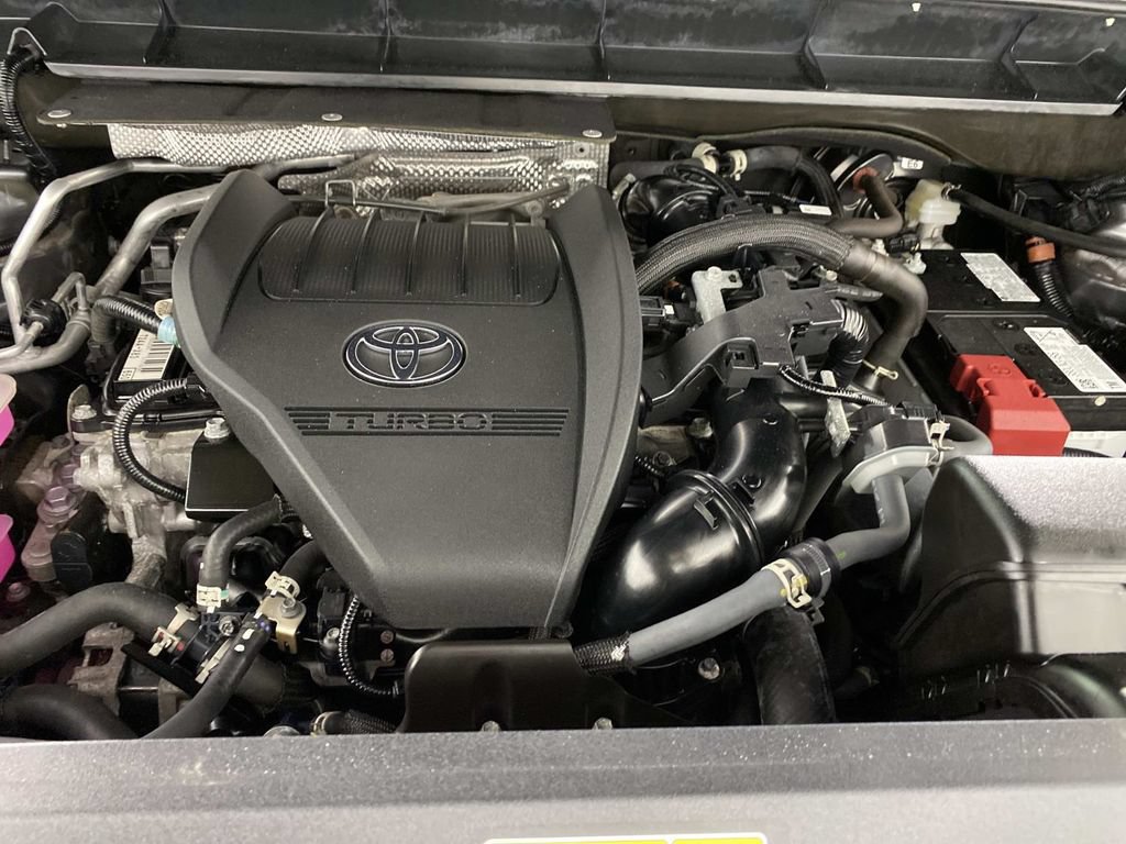 Used 2024 Toyota Highlander XLE AWD/4WD image 33