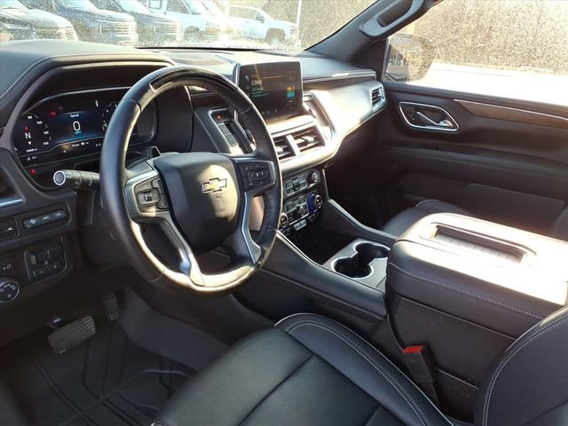 Used 2024 Chevrolet Tahoe Premier w/ Advanced Technology Package AWD/4WD image 3
