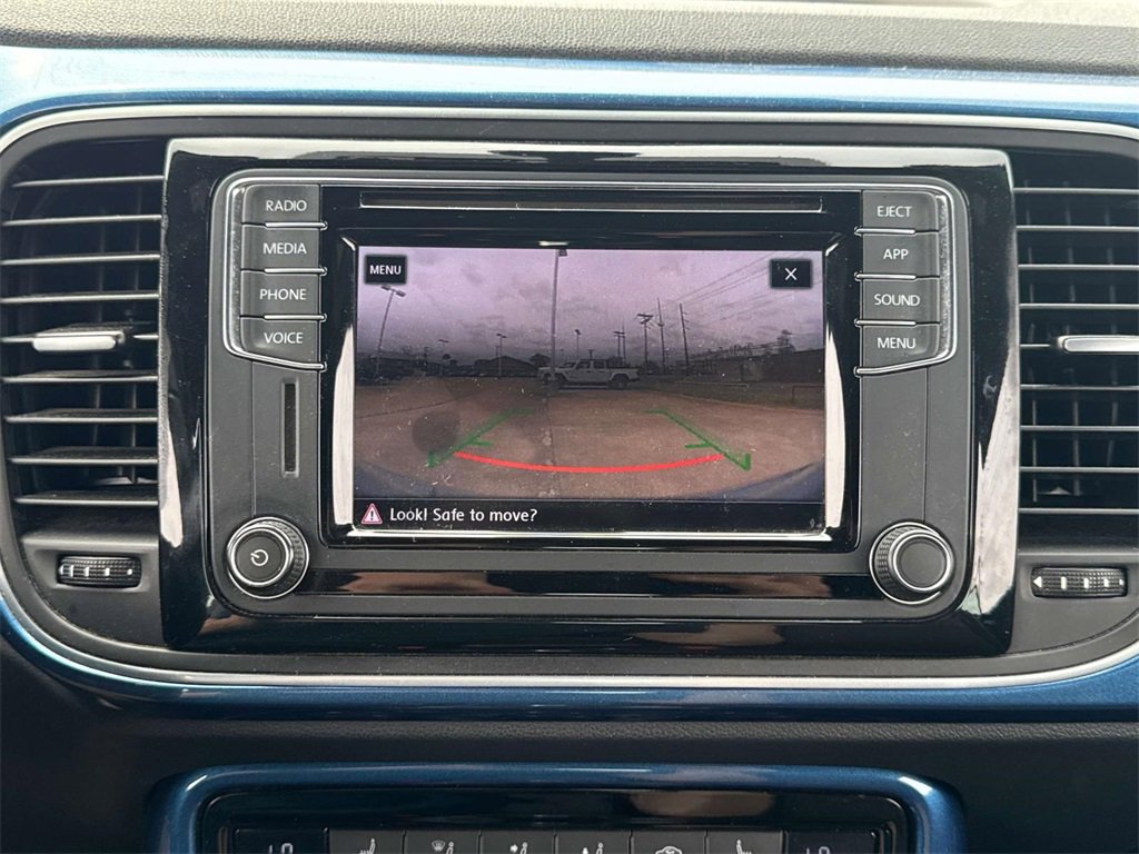 Used 2019 Volkswagen Beetle 2.0T SE image 18