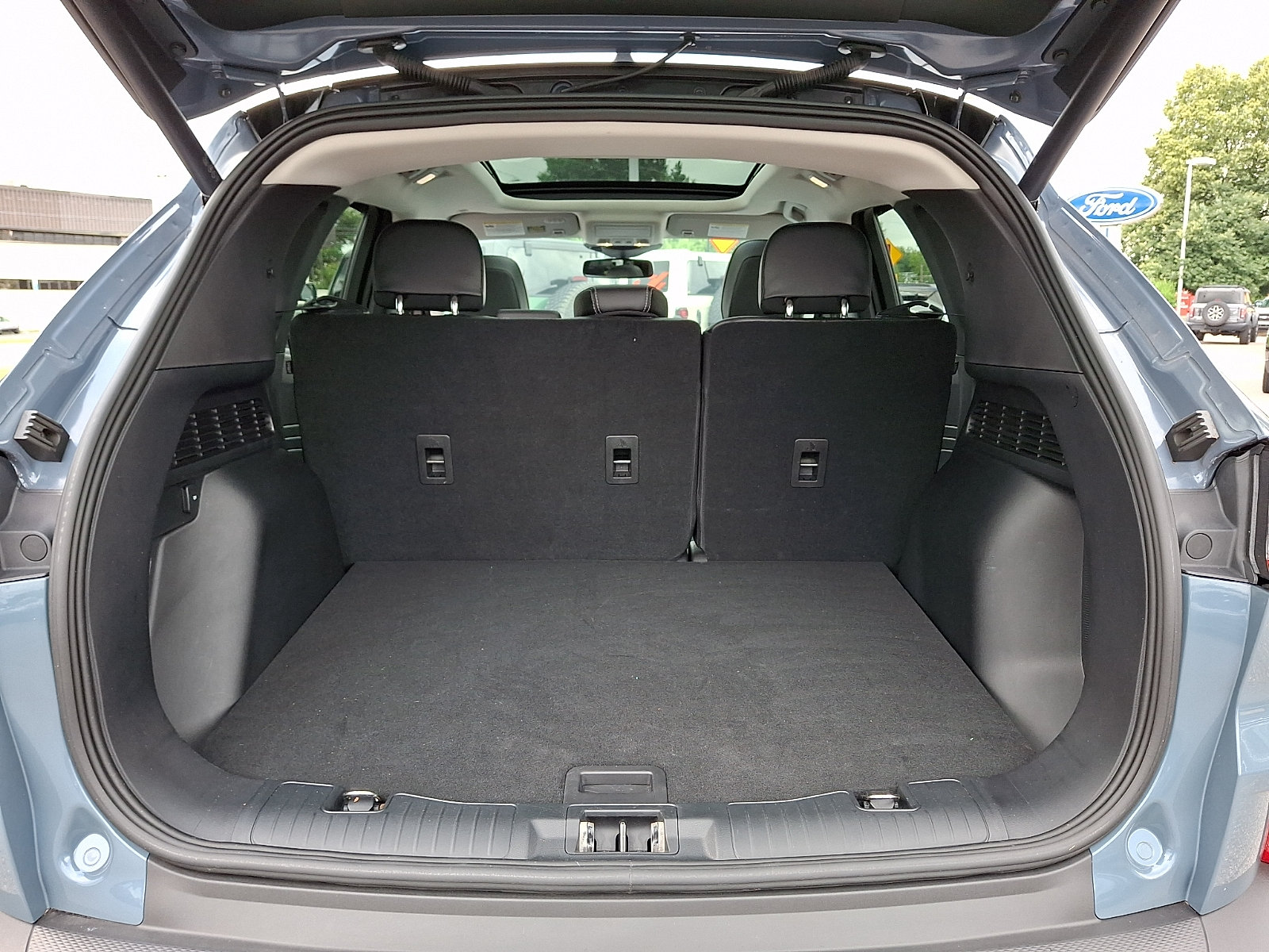 Used 2023 Ford Escape SE w/ PHEV Premium Package FWD image 30