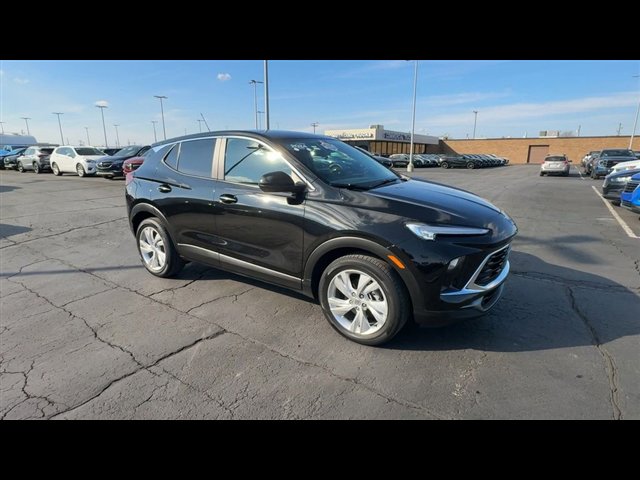 Certified 2024 Buick Encore GX Preferred w/ Comfort Package image 2