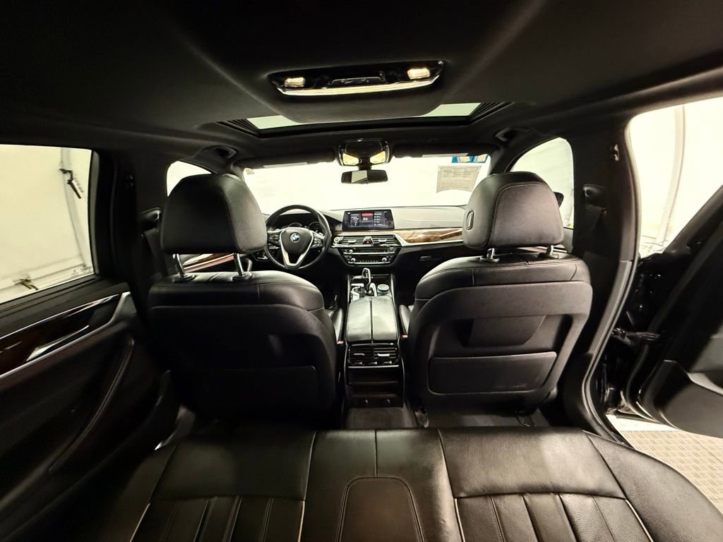 Used 2017 BMW 540i xDrive image 32