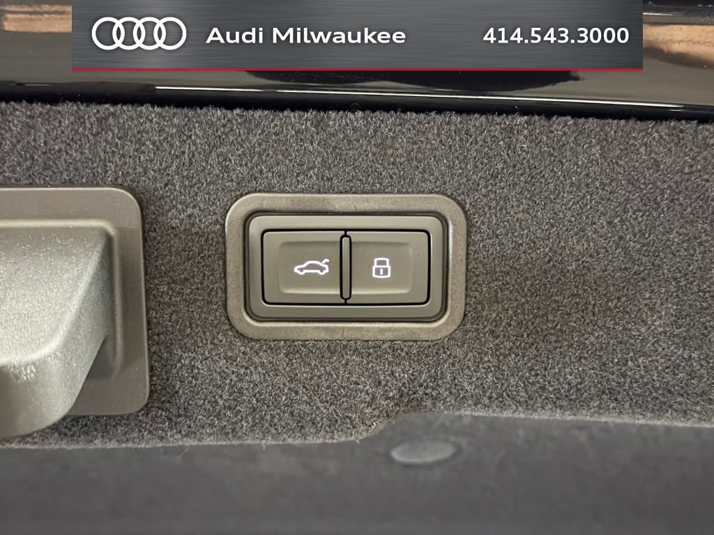 Used 2023 Audi A8 L 3.0T w/ Comfort Plus Package AWD/4WD image 15
