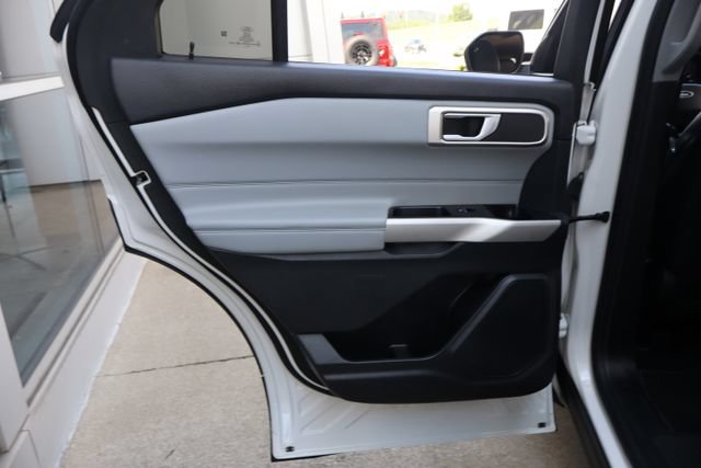 Used 2023 Ford Explorer XLT w/ Equipment Group 202A AWD/4WD image 26