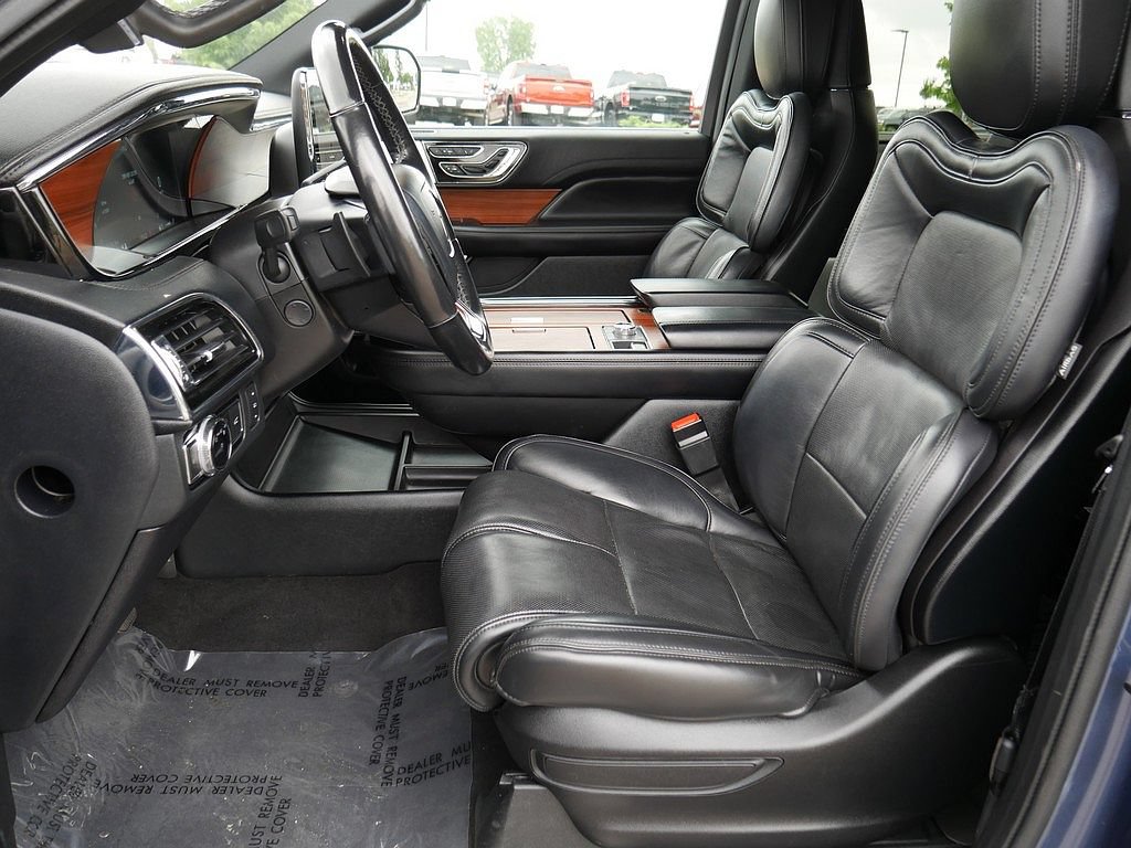 Used 2019 Lincoln Navigator Reserve AWD/4WD image 10