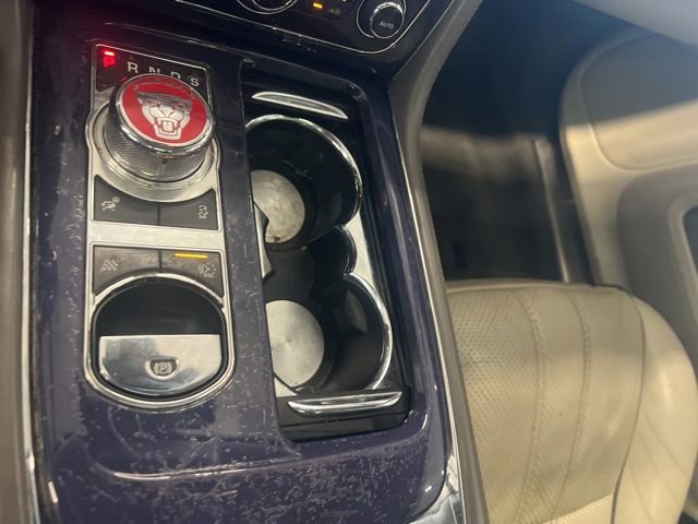 Used 2012 Jaguar XJ L image 24