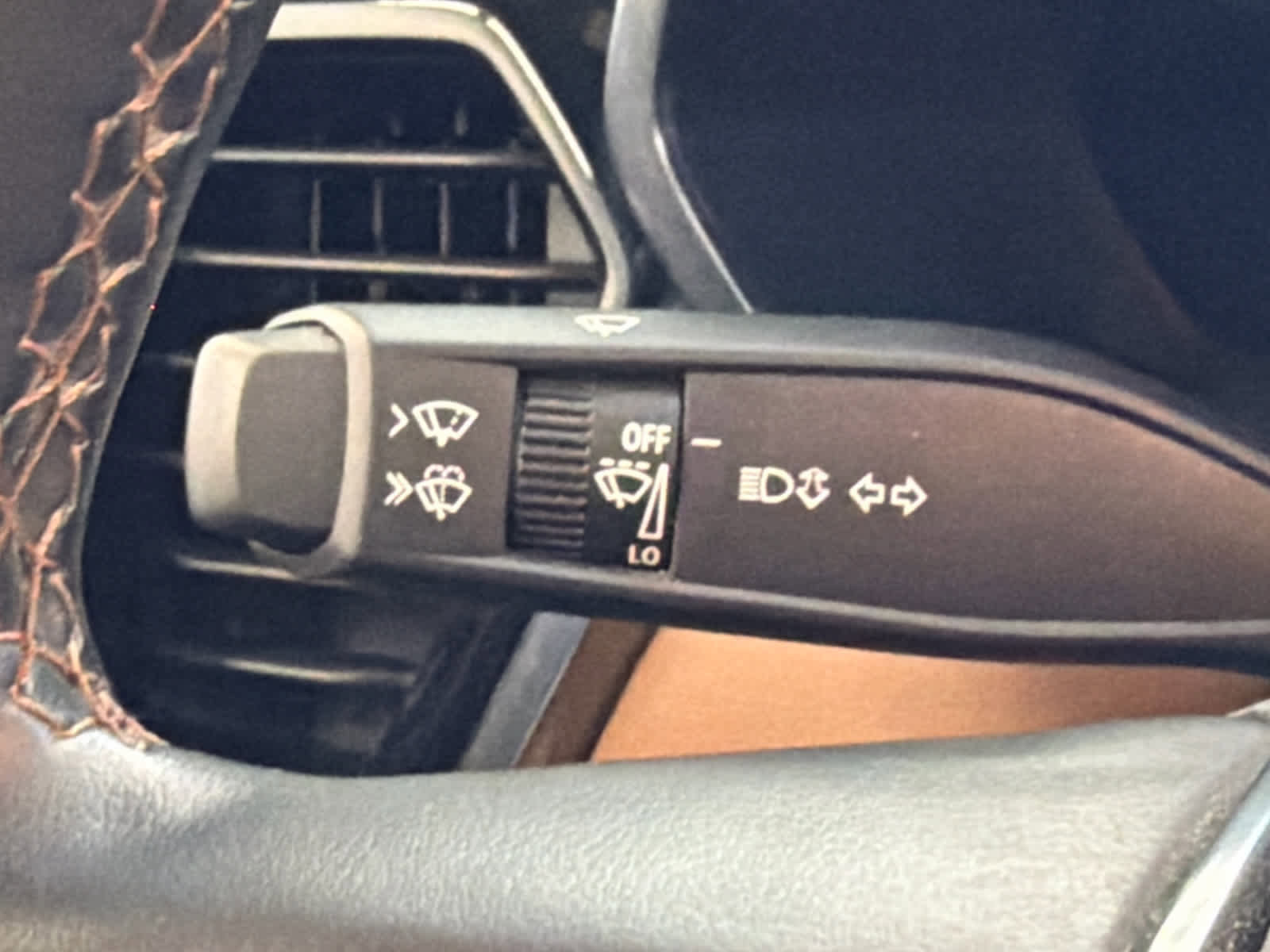 Used 2023 GMC Canyon AT4 w/ AT4 Premium Package AWD/4WD image 35