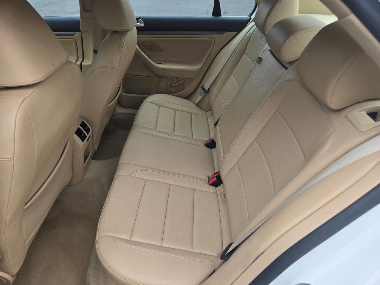 Used 2009 Volkswagen Jetta SE image 23