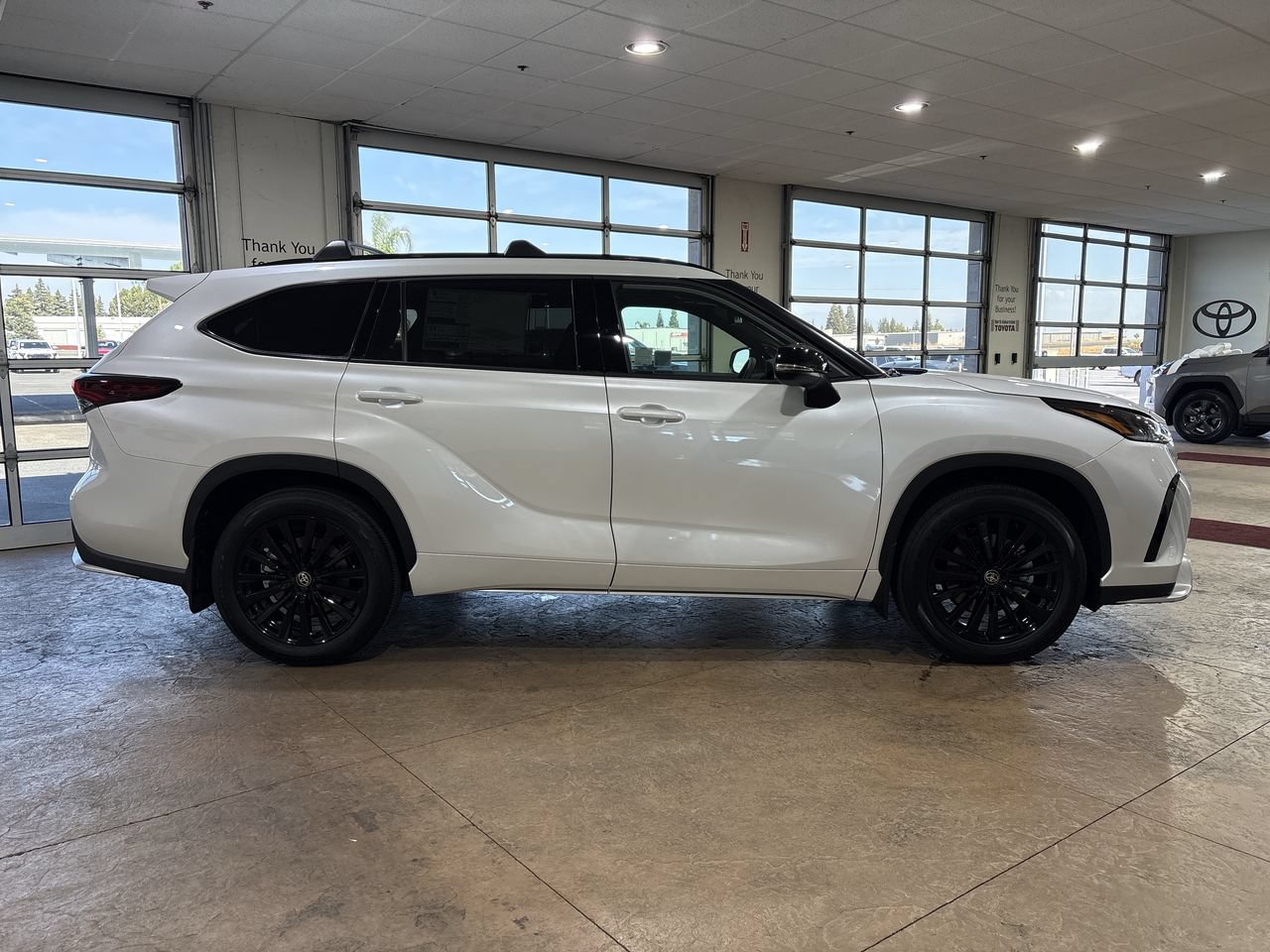New 2026 Toyota Highlander XSE AWD/4WD image 3