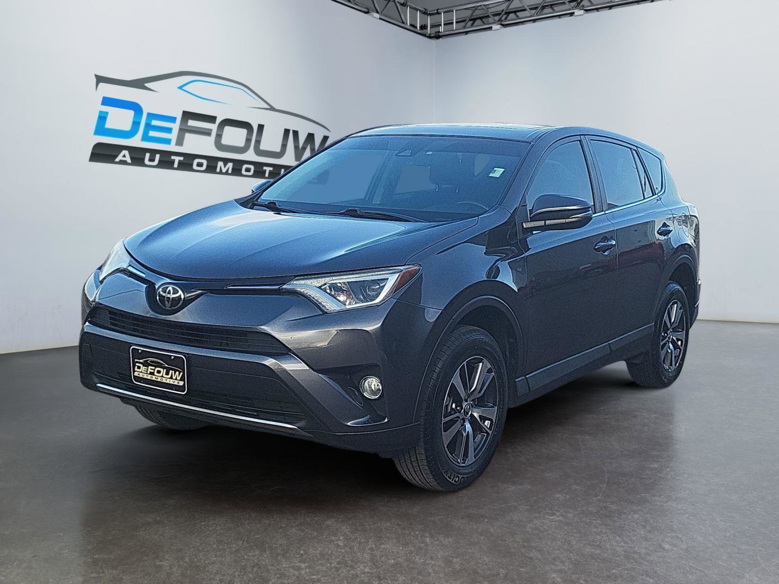 Used 2018 Toyota RAV4 XLE image 7