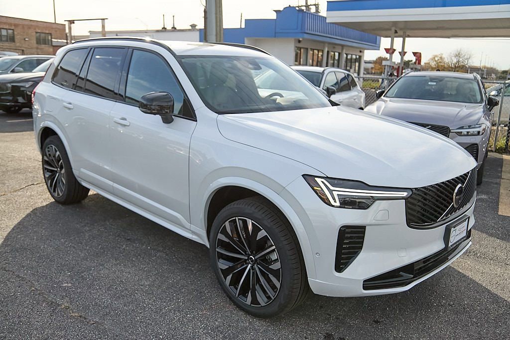 New 2026 Volvo XC90 B6 Ultra w/ Lounge Package image 4