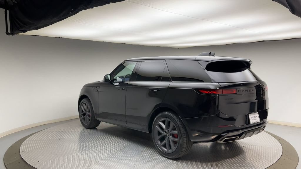 Used 2024 Land Rover Range Rover Sport Dynamic SE AWD/4WD image 4