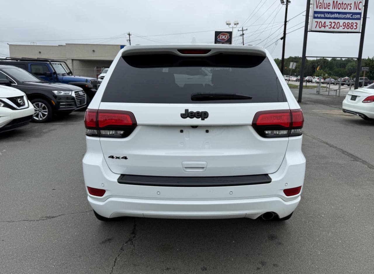 Used 2019 Jeep Grand Cherokee Altitude AWD/4WD image 5