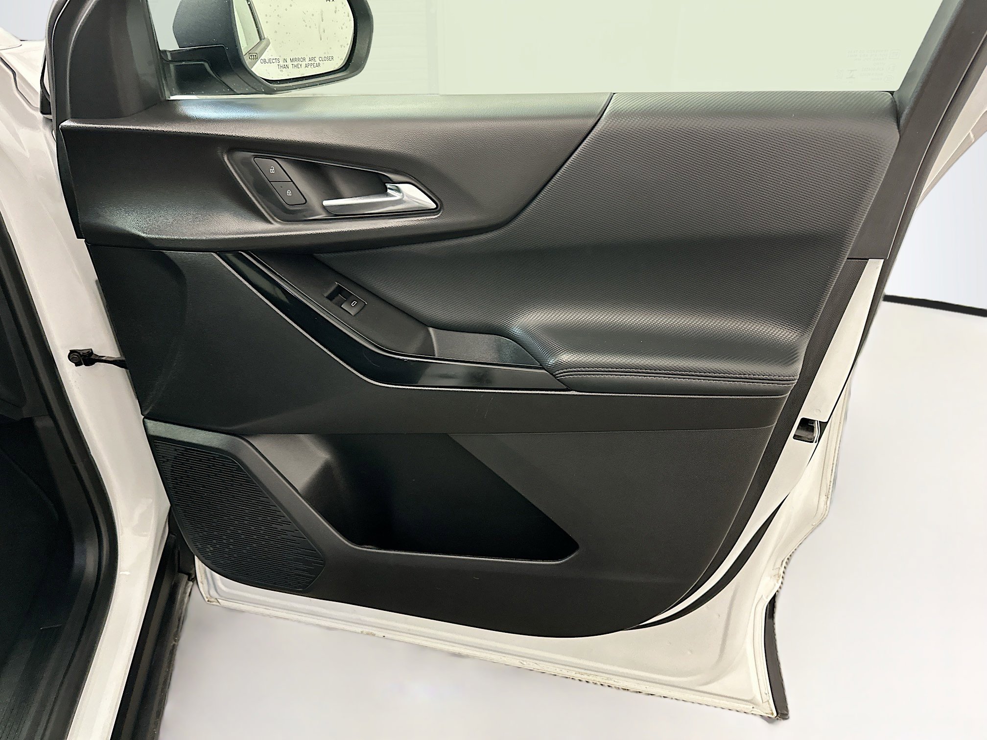 Used 2025 Chevrolet Equinox LT w/ Convenience Package II image 34