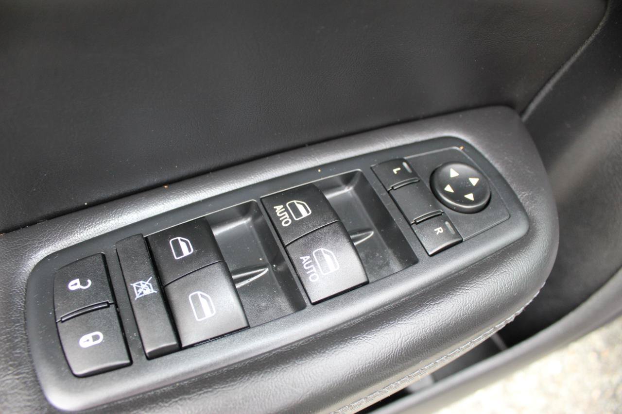 Used 2016 Chrysler 200 S AWD/4WD image 21