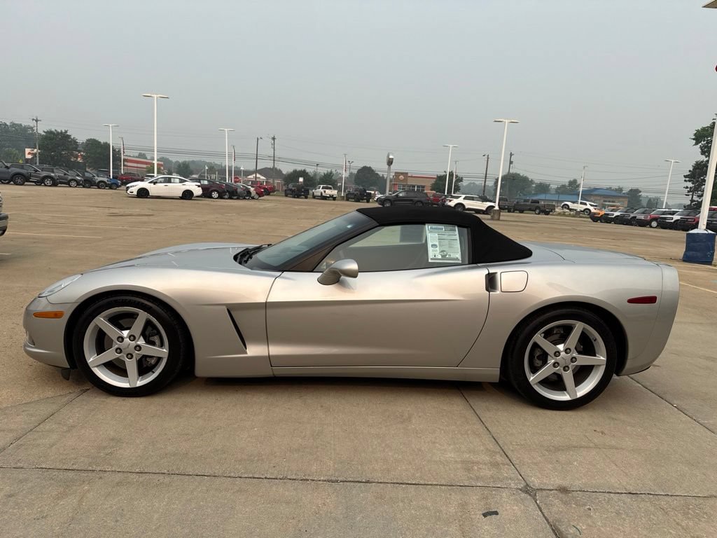 Used 2005 Chevrolet Corvette Convertible w/ Preferred Equipment Group RWD image 3