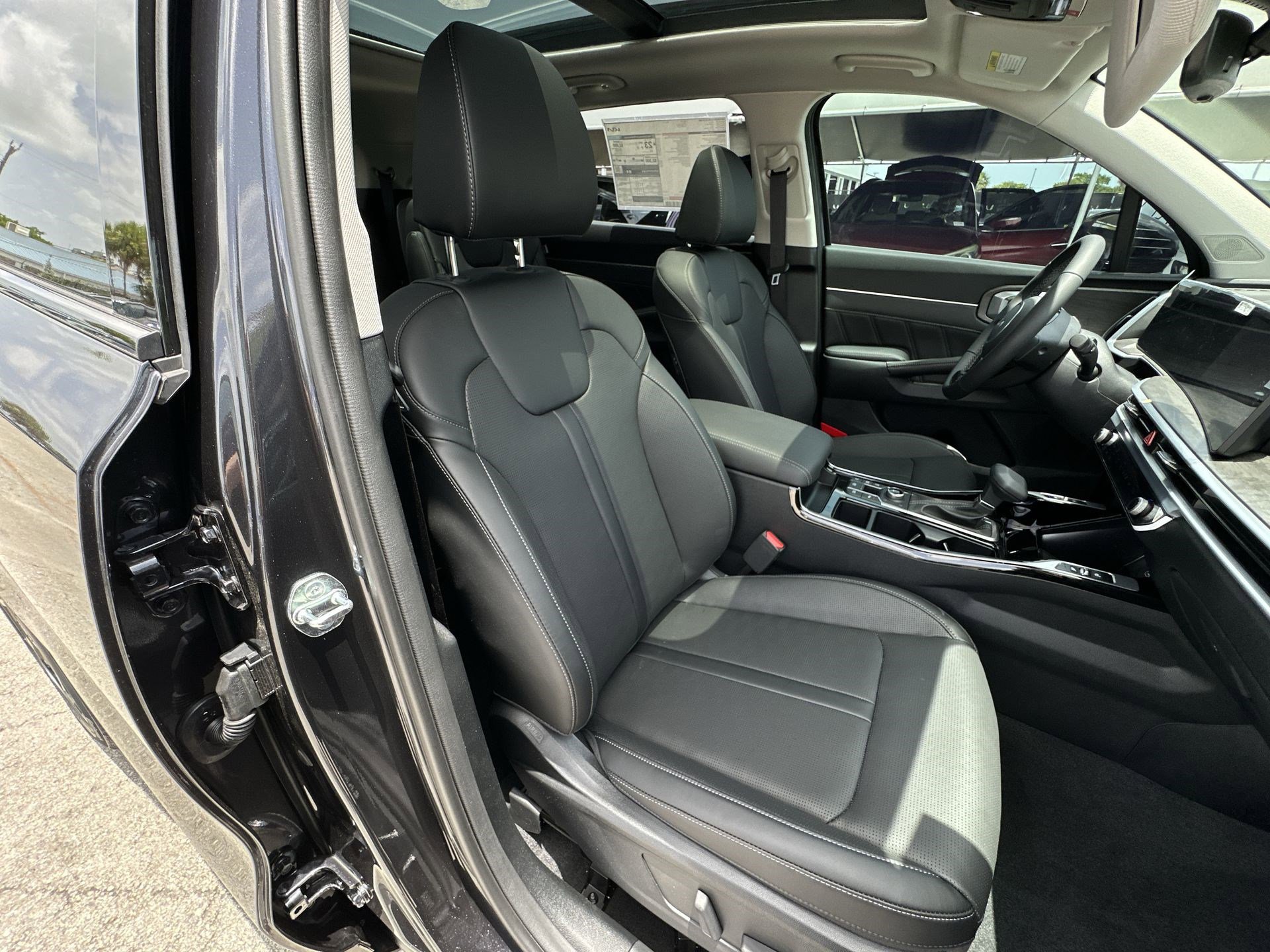 New 2025 Kia Sorento SX image 28