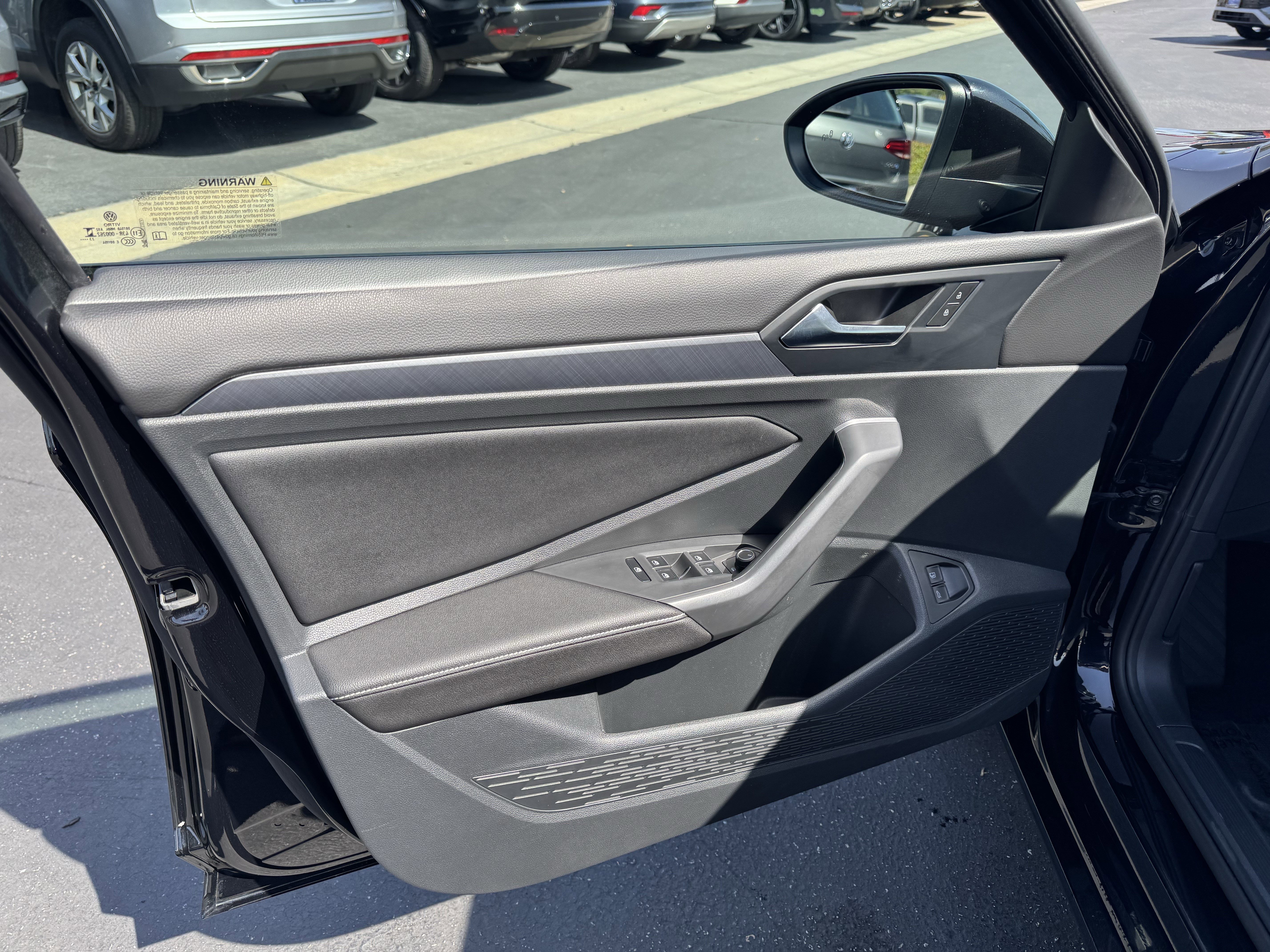 Used 2024 Volkswagen Jetta SE FWD image 15