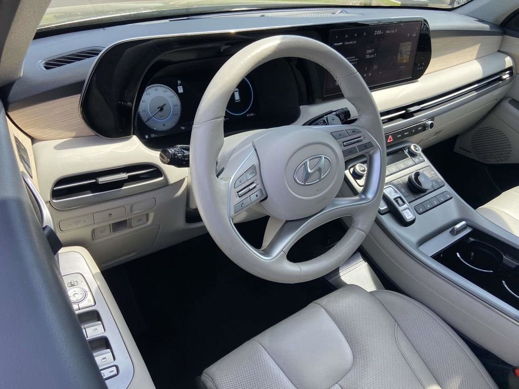 Used 2024 Hyundai Palisade Limited FWD image 12
