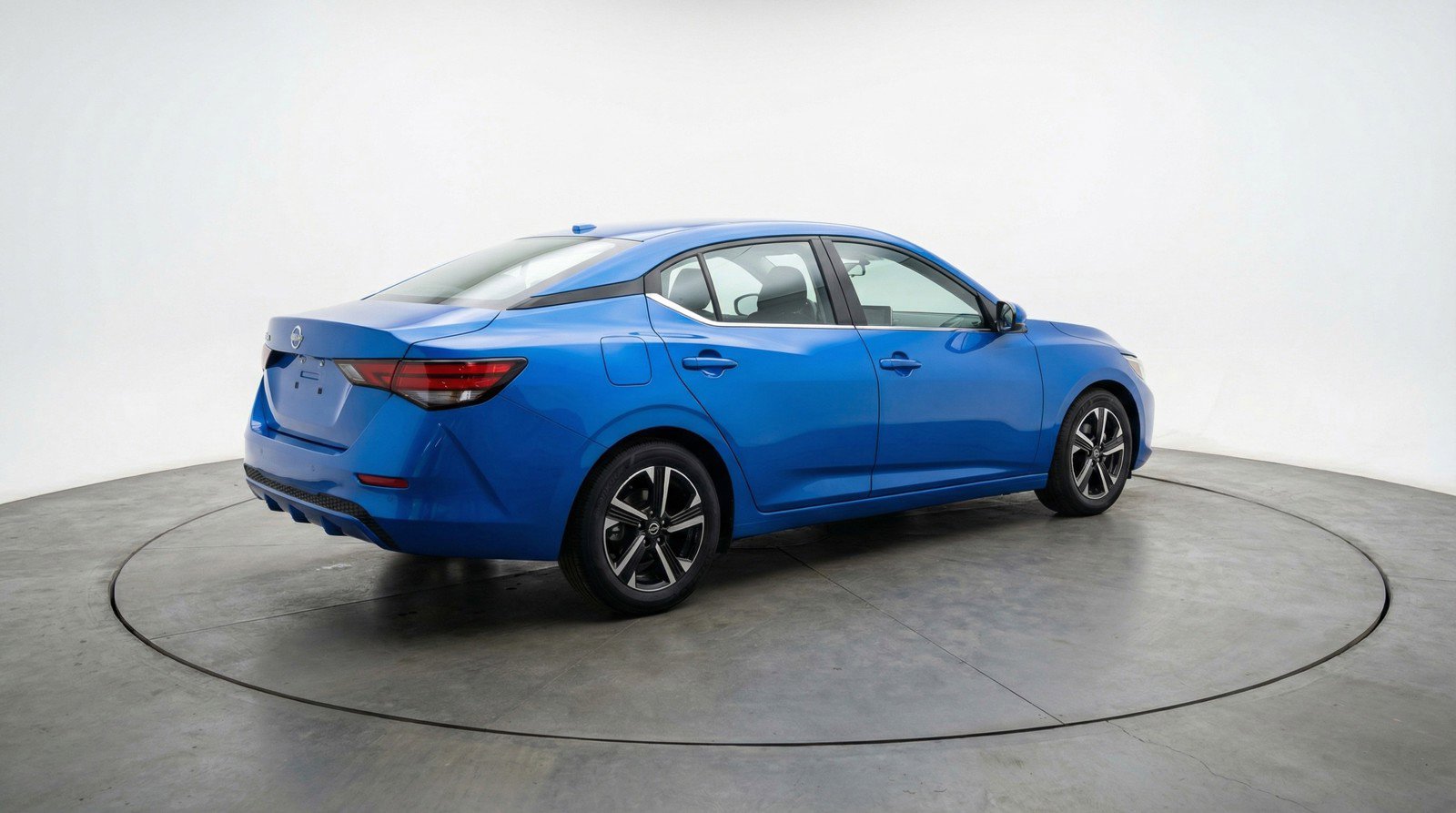 Used 2025 Nissan Sentra SV image 9